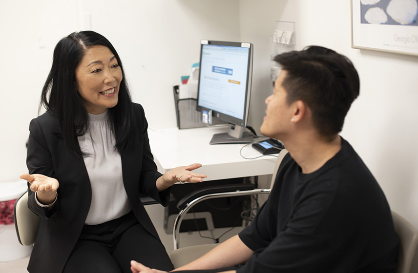Cleveland Clinic doctor talking with a patient